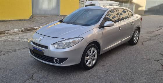 RENAULT FLUENCE 2.0 PRIVILÉGE 16V FLEX 4P AUTOMÁTICO RENAULT FLUENCE 2.0 PRIVILÉGE 16V FLEX 4P AUTOMÁTICO